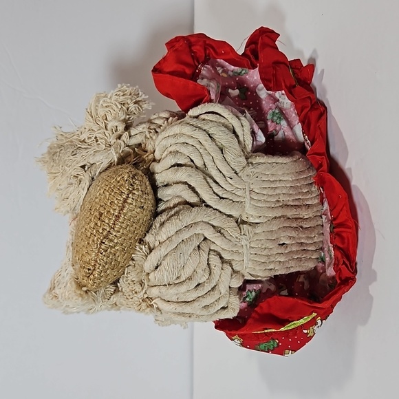 House of Lloyd VTG Christmas Around the World Flossie Bunny Red Green - Picture 8 of 9